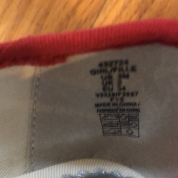 Lands End red sparkly Mary Jane shoes size 3. - Picture 8 of 9